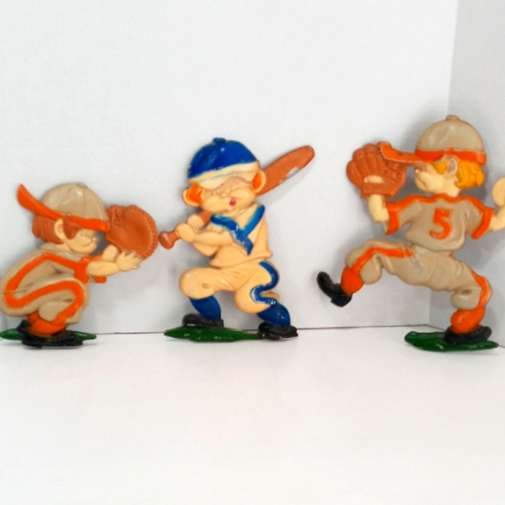 SEXTON METAL BASEBALL WALL DECOR